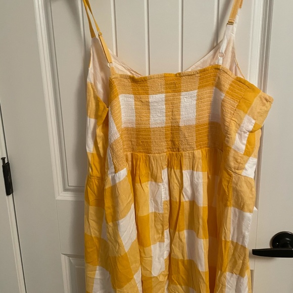 Yellow dress - Picture 4 of 4